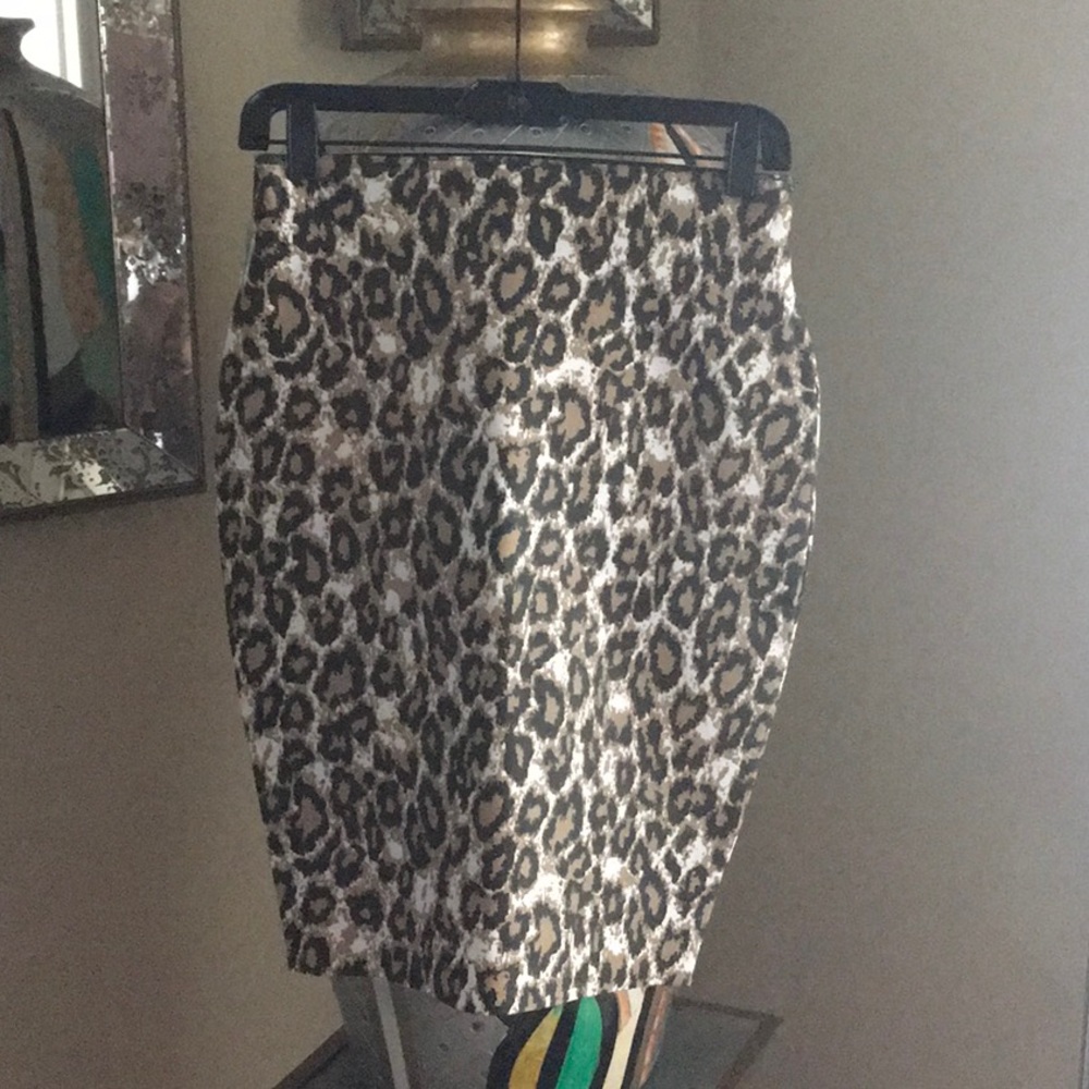 Spandex fitted Leopard Skirt